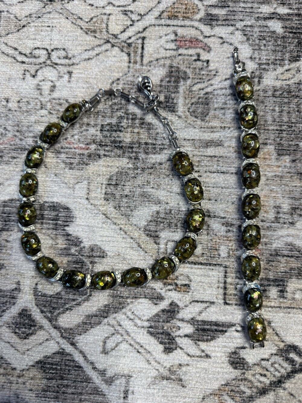 VTG CORO Confetti Lucite Necklace And Bracelet Pegasus Mark Light Goldtone